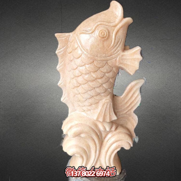 集大理石石雕、水景擺件、鯉魚雕塑于一體的精美藝術品