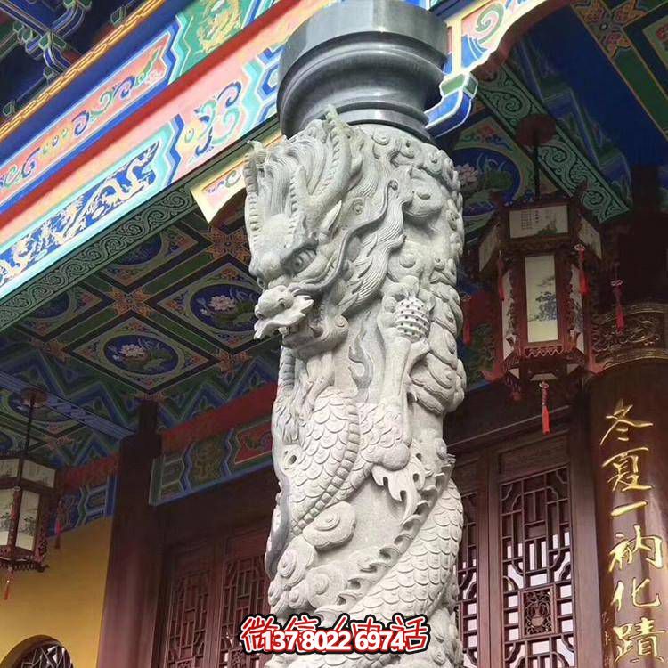 精美仿古園林，花崗巖石龍盤柱點綴