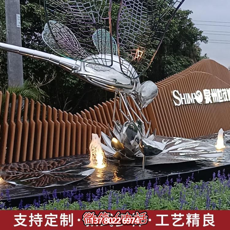 大型不銹鋼雕塑，為城市酒店、公園、商場及水景環(huán)境增添獨特景觀