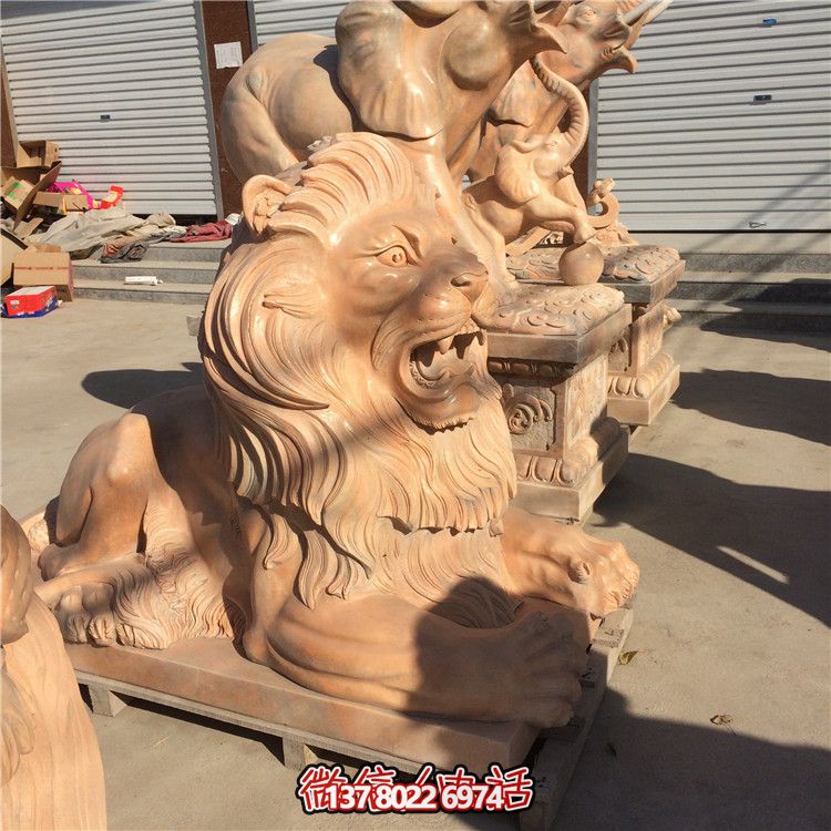 傳統(tǒng)文化與現(xiàn)代藝術(shù)的完美結(jié)合——戶(hù)外紅石雕獅子雕塑