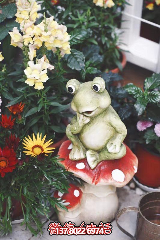 玻璃鋼雕塑青蛙，讓你的商場只思考玻璃