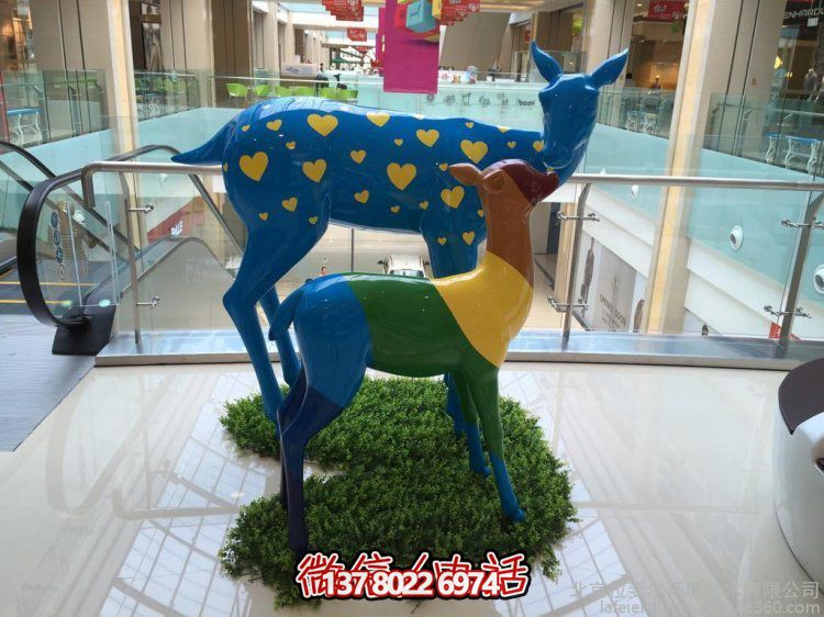 玻璃鋼手工彩繪小鹿擺件，為你的商場(chǎng)增添溫馨美感