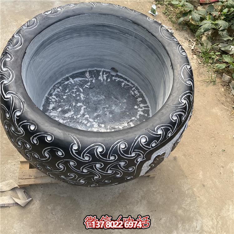 仿古大理石浮雕花紋花盆，營(yíng)造優(yōu)雅庭院空間