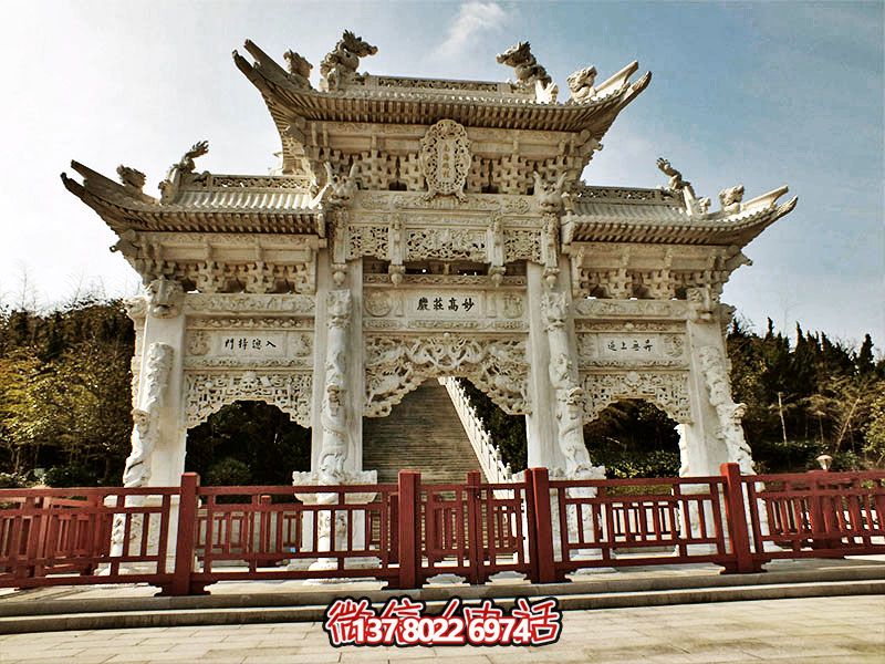 南海砥柱高莊嚴，漢白玉精美浮雕