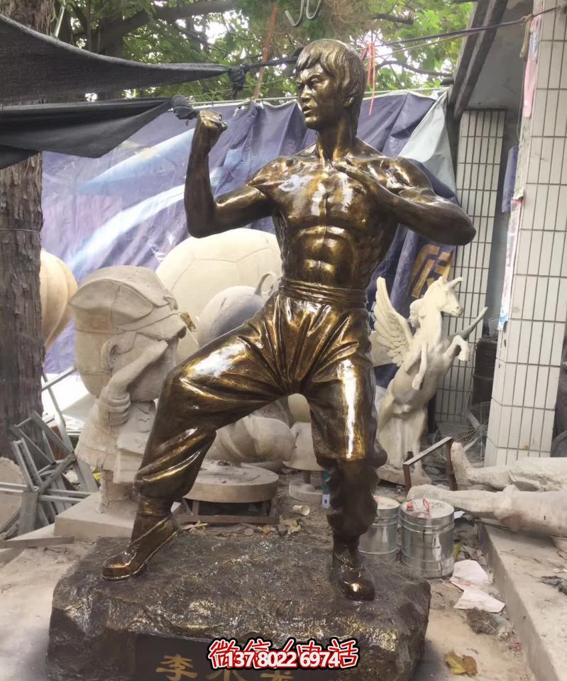 商場室內擺放名人李小龍打拳玻璃鋼仿銅雕塑 商場室內擺放名人李小龍打拳玻璃鋼仿銅雕塑